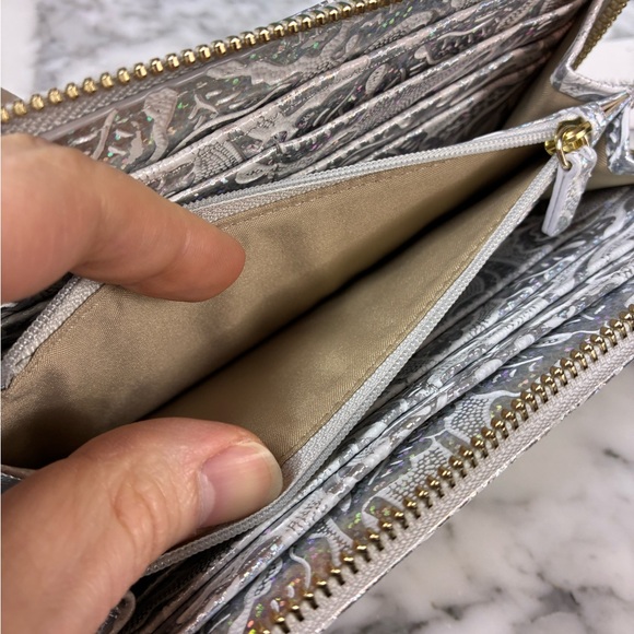 Brahmin Chrome Iridescent Estonia Suri Zip Around Continental Wallet - NWT 🔥 🔥 - Picture 9 of 10